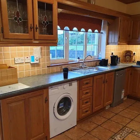 Relaxing Break At Coshel View Nyaraló