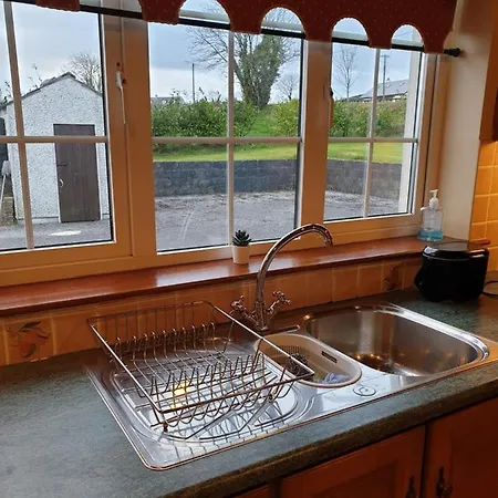 Relaxing Break At Coshel View *