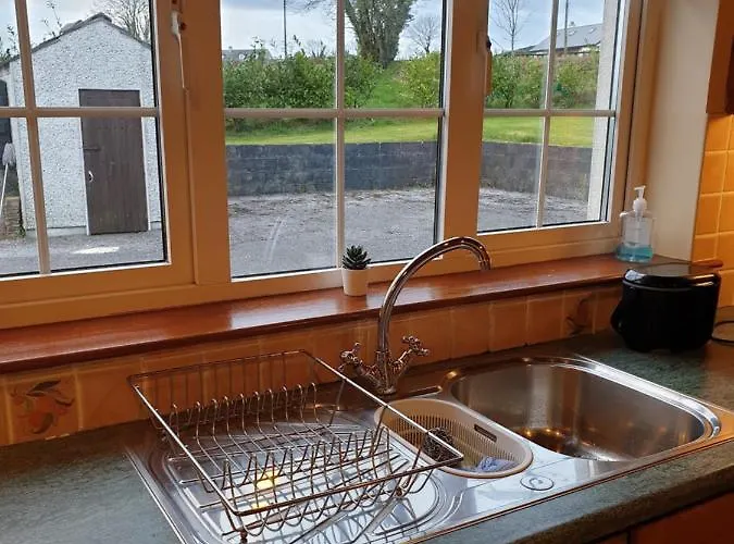 Relaxing Break At Coshel View *