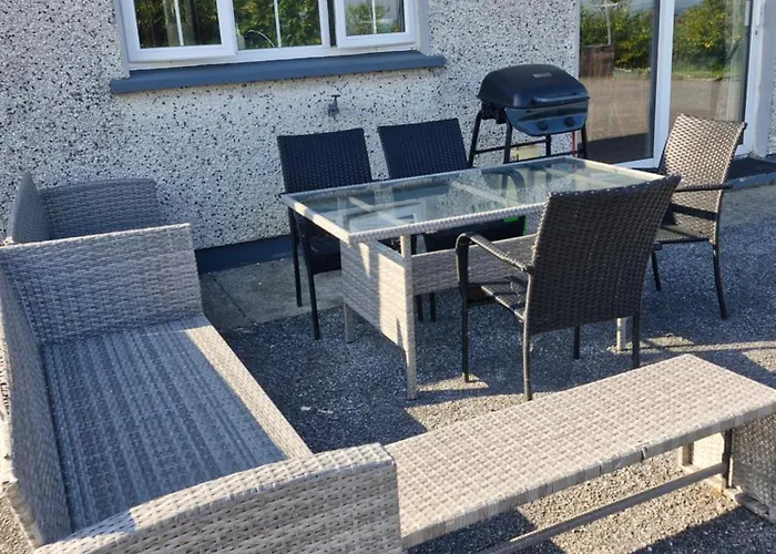 Relaxing Break At Coshel View