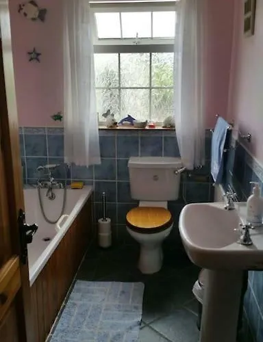 Relaxing Break At Coshel View Dom wakacyjny *