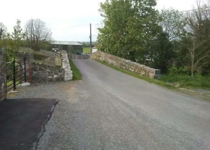 Relaxing Break At Coshel View *